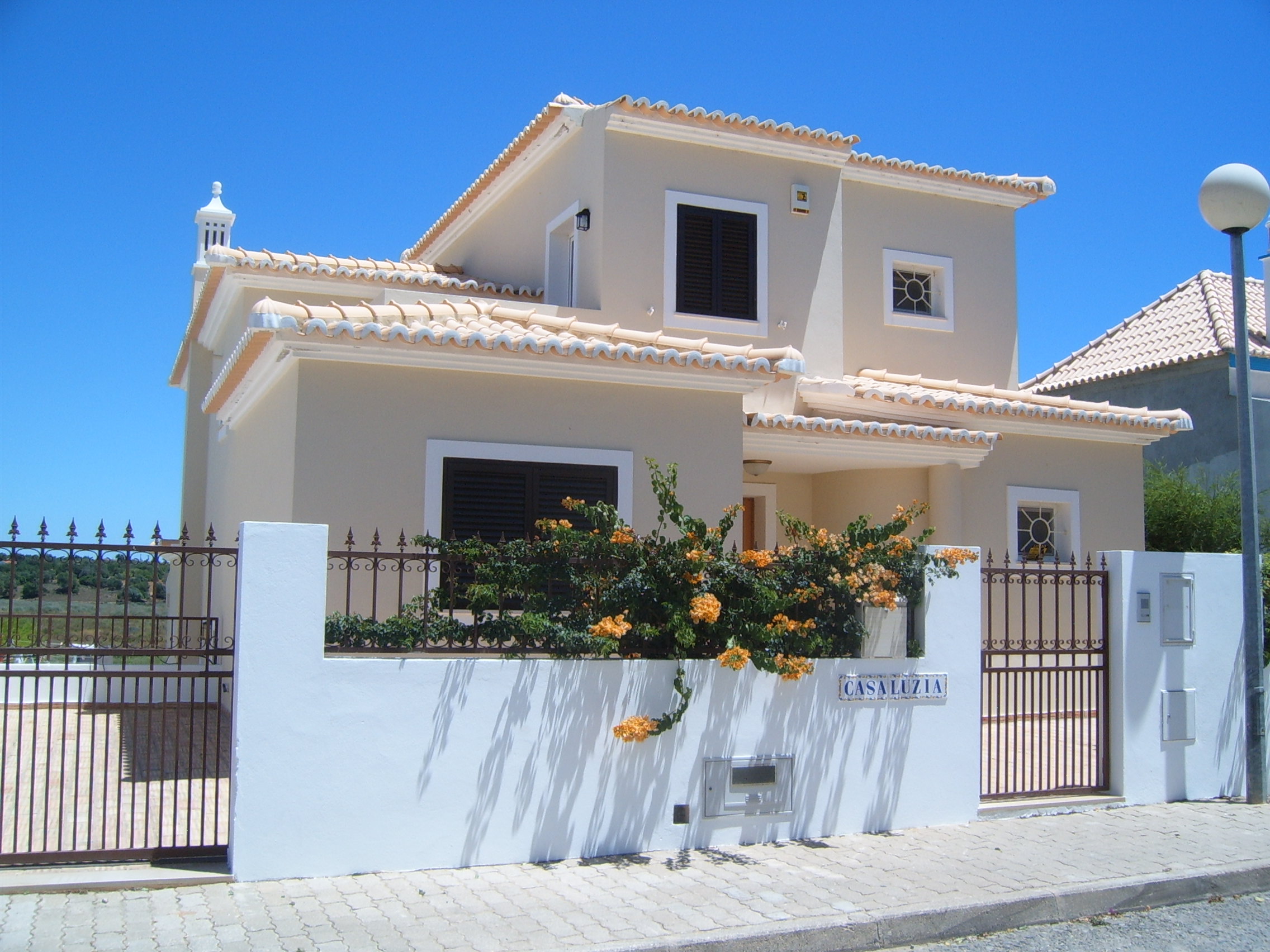 Villa with swimming pool and superb views of the Ria Formosa Natural