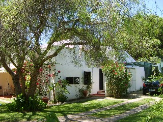 Semi-detached villa with communal pool, close to Blue Flag Beach in Pedras del Rei